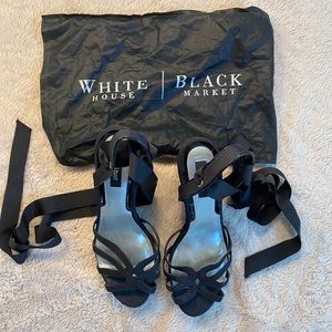 WHITE HOUSE BLACK MARKET ANKLE TIE WEDGES